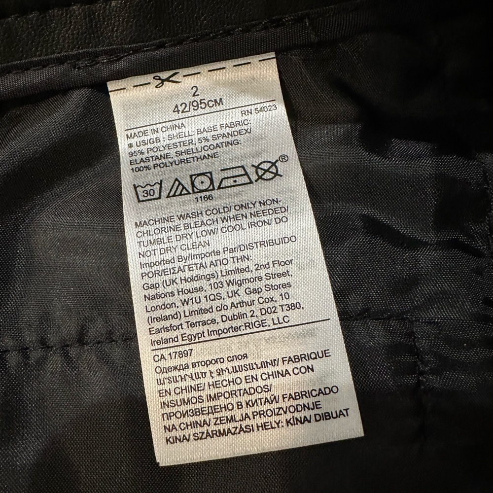 LIKE NEW Banana Republic high rise vegan leather pants, 2 - Picture 4 of 5